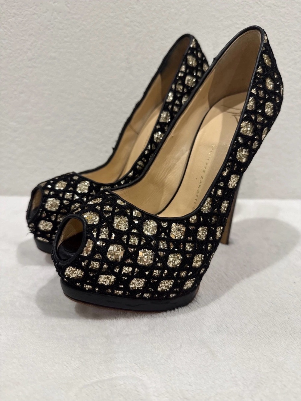 Giuseppe Zanotti Black and Gold Glitter peep-toe platform pumps Women’s Sz 6.5